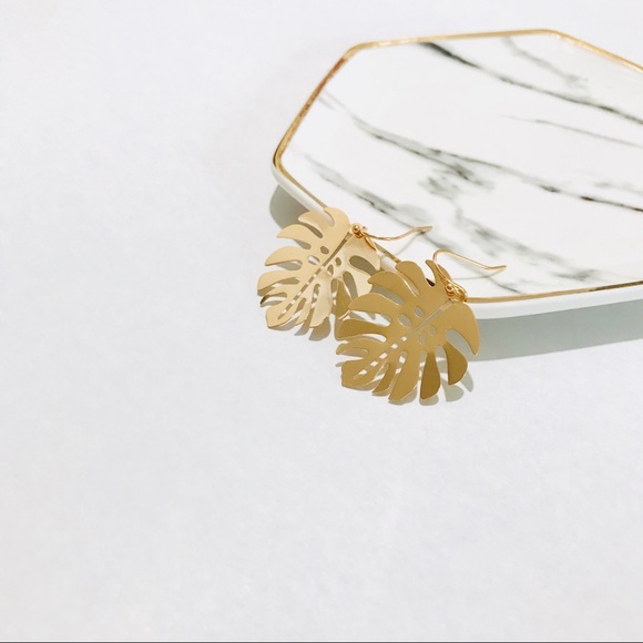 GOLDEN PALM LEAF TROPICAL DROP EARRINGS 1.25” - Picture 4 of 8